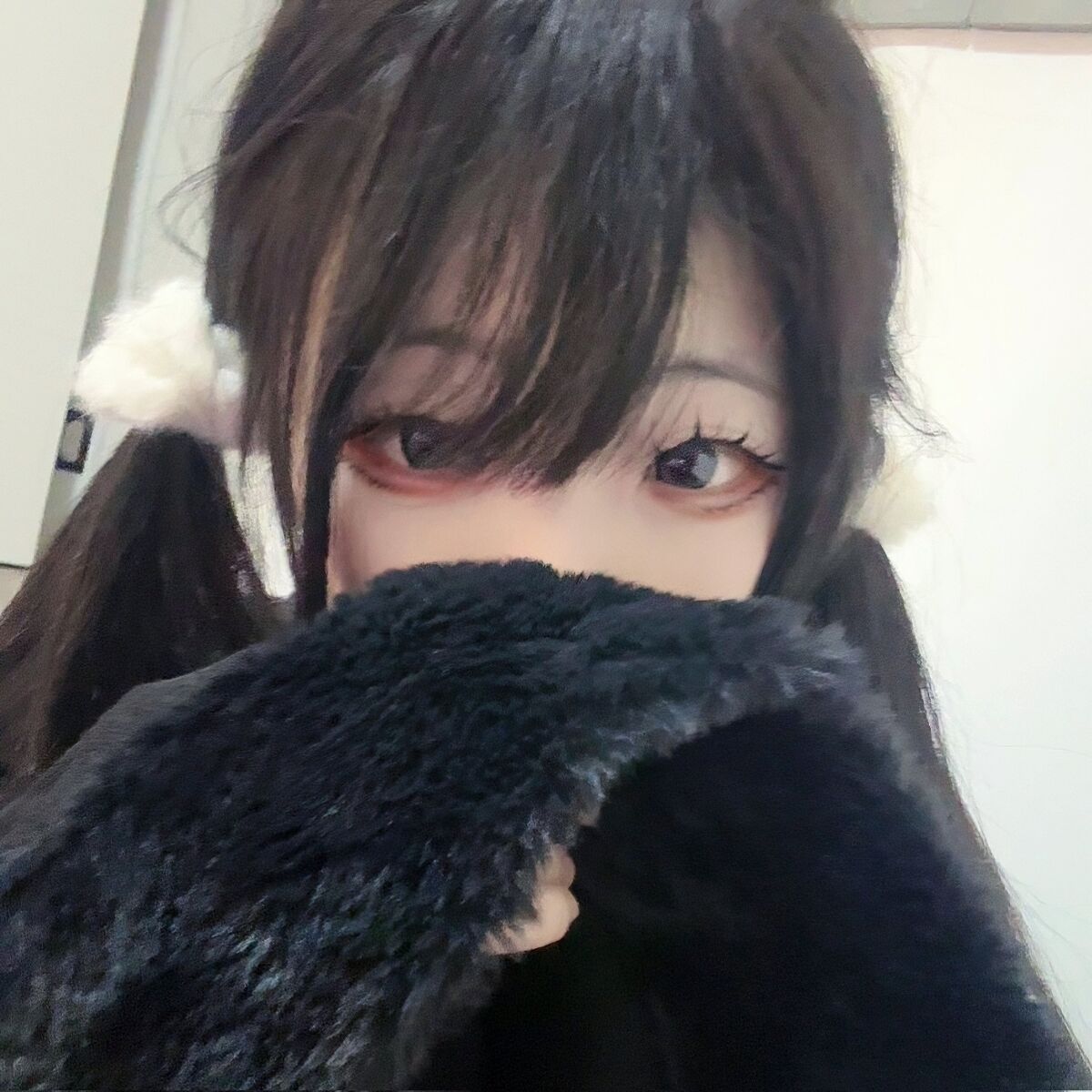 他疯狂的吸着她奶头作爱